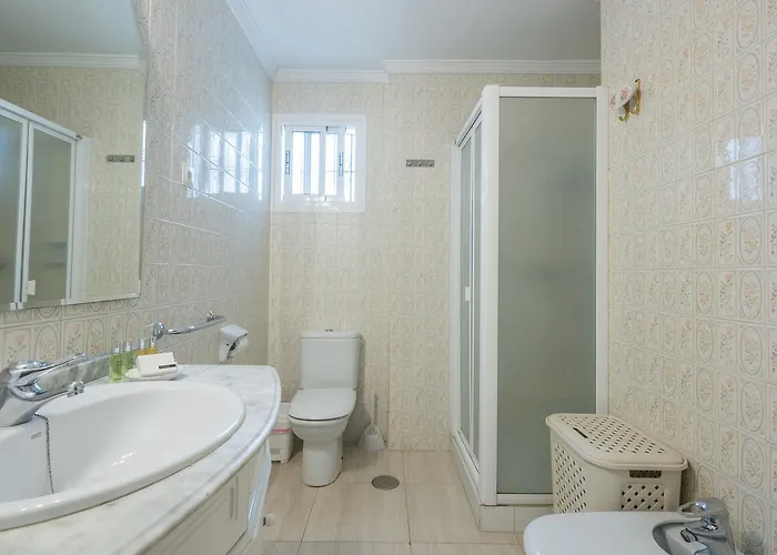 Imperial * 托雷莫利诺斯